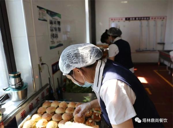 鼎尚資訊丨豐富菜肴，提升品質(zhì)，小吃美食節(jié)活動(dòng)圓滿舉行。